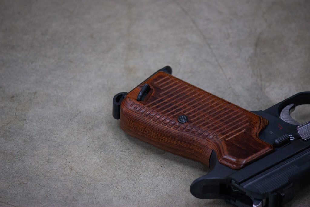 SIG P210-6 / マルシン工業 / 木製グリップ / ブラウン [AWG-1466