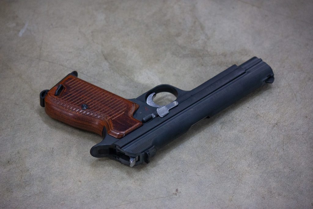 SIG P210-6 / マルシン工業 / 木製グリップ / ブラウン [AWG-1466