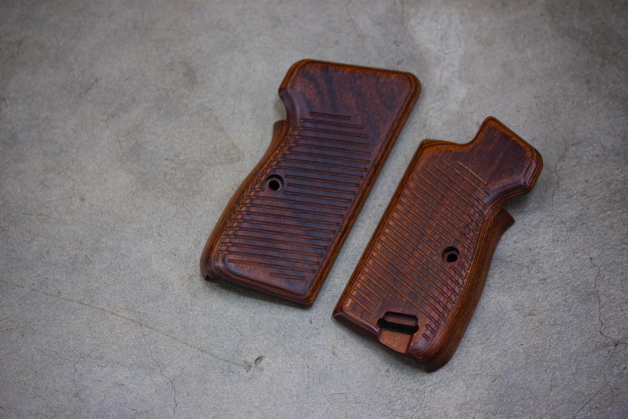 SIG P210-6 / マルシン工業 / 木製グリップ / ブラウン [AWG-1466