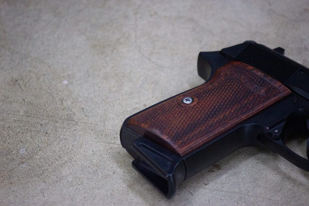 ワルサーPPK/S ｜マルゼン / 木製グリップ / チェッカー / ブラウン