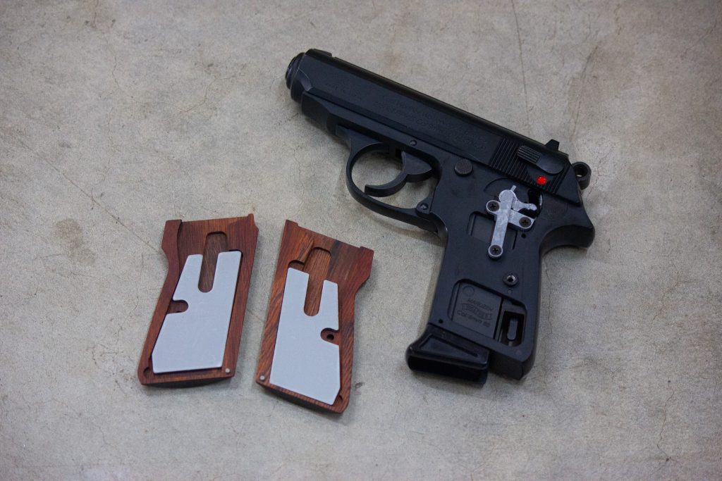 ワルサーPPK/S ｜マルゼン / 木製グリップ / チェッカー / ブラウン