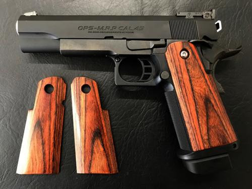 Wood grip Hi-CAPA 5.1 / 4.3 <Smooth / Brown>