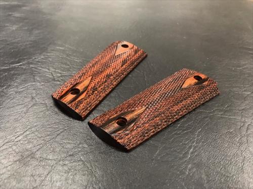 Wood Grip Government / 45 AUTO <Diamond Checker / Brown>