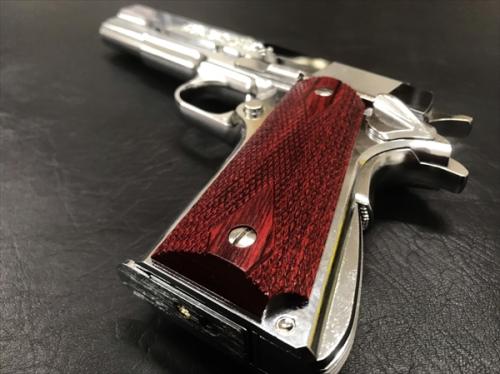 Wood Grip Government / 45 AUTO <Diamond Checker / Red>