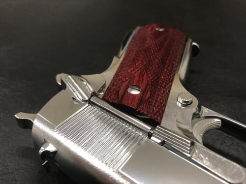 Wood Grip Government / 45 AUTO <Diamond Checker / Red>