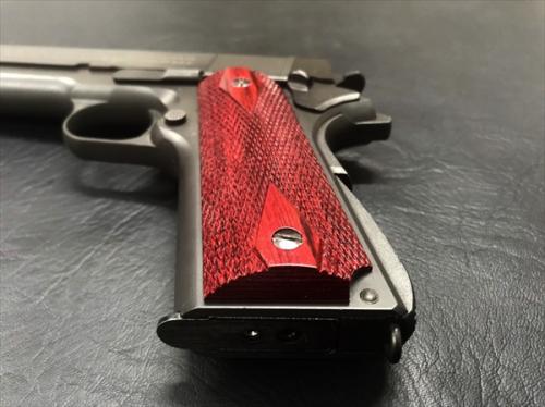 Wood Grip Government / 45 AUTO <Diamond Checker / Red>