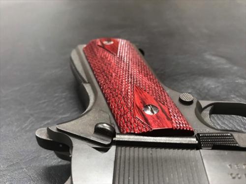 Wood Grip Government / 45 AUTO <Diamond Checker / Red>