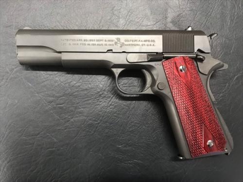 Wood Grip Government / 45 AUTO <Diamond Checker / Red>