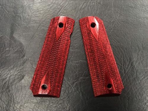 Wood Grip Government / 45 AUTO <Diamond Checker / Red>