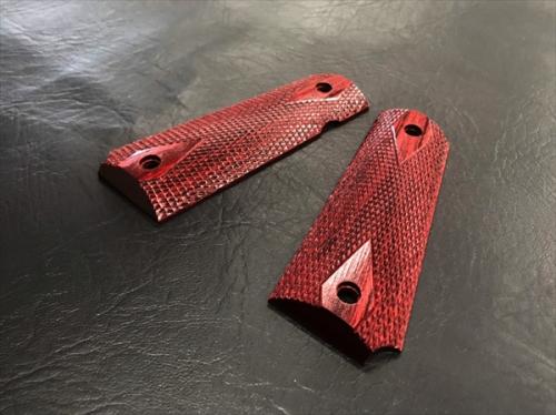 Wood Grip Government / 45 AUTO <Diamond Checker / Red>