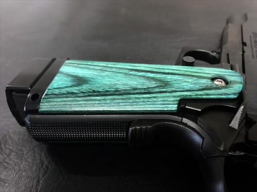 Wood grip Hi-CAPA 5.1 / 4.3 <Smooth / Green>